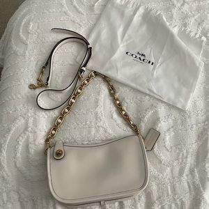 Coach swinger bag with gold chain